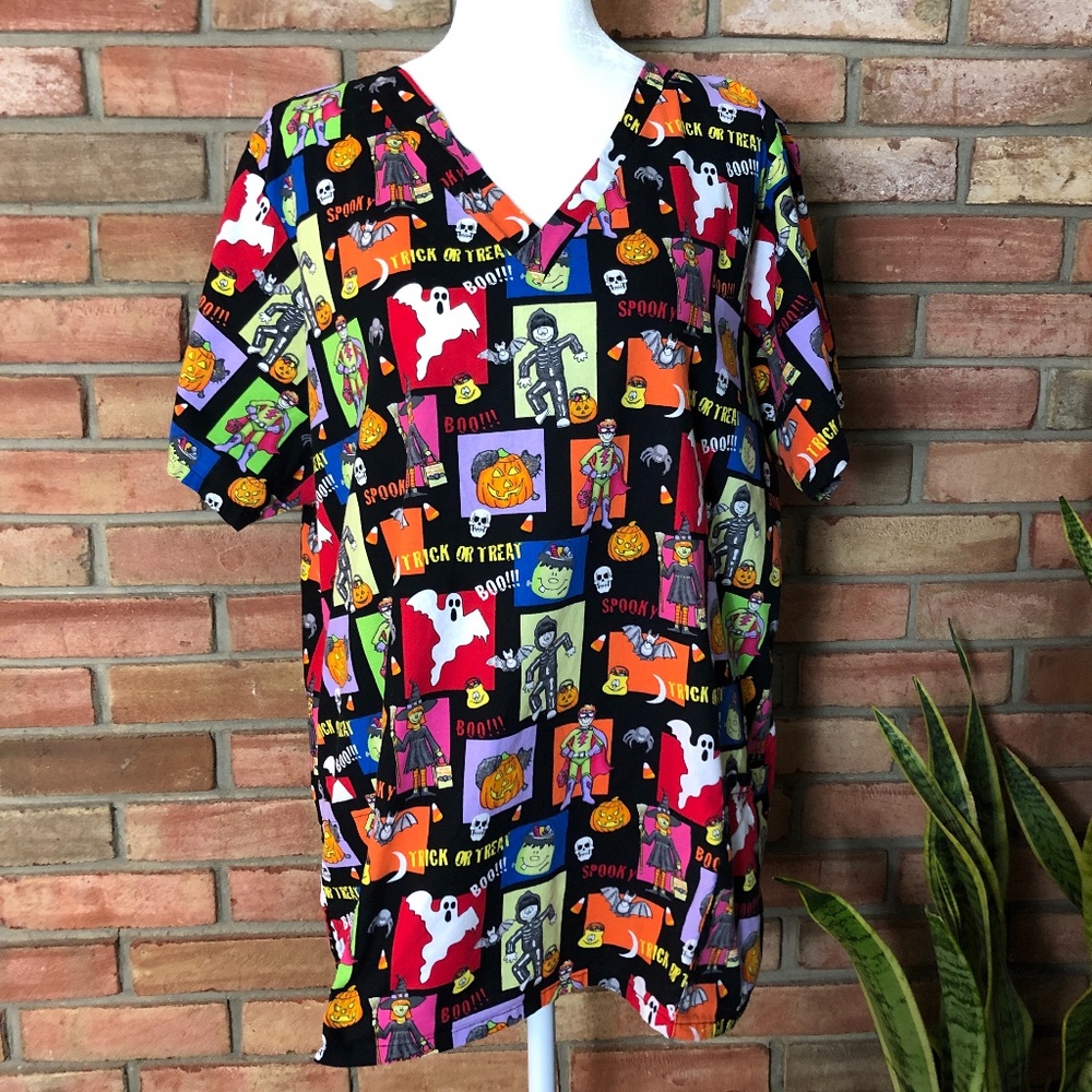 Halloween Short-Sleeved Scrubs in Size Large